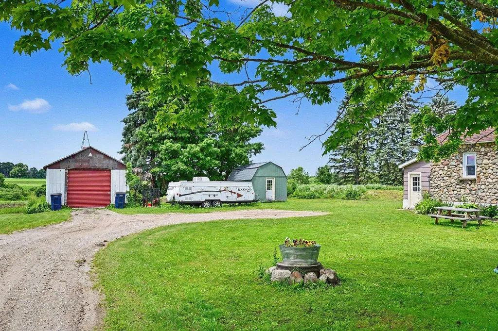 7615 Pleasant Hill Road Banks Township MI 49729