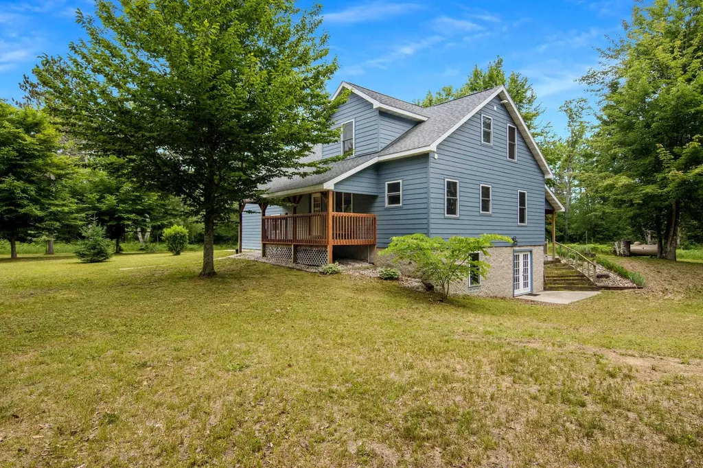 16514 Vondra Springdale Township MI 49683