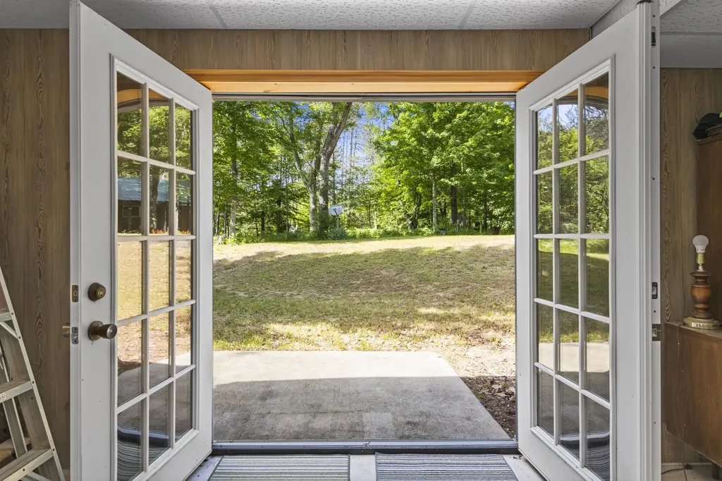 16514 Vondra Springdale Township MI 49683
