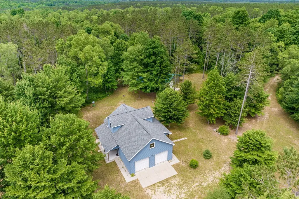 16514 Vondra Springdale Township MI 49683