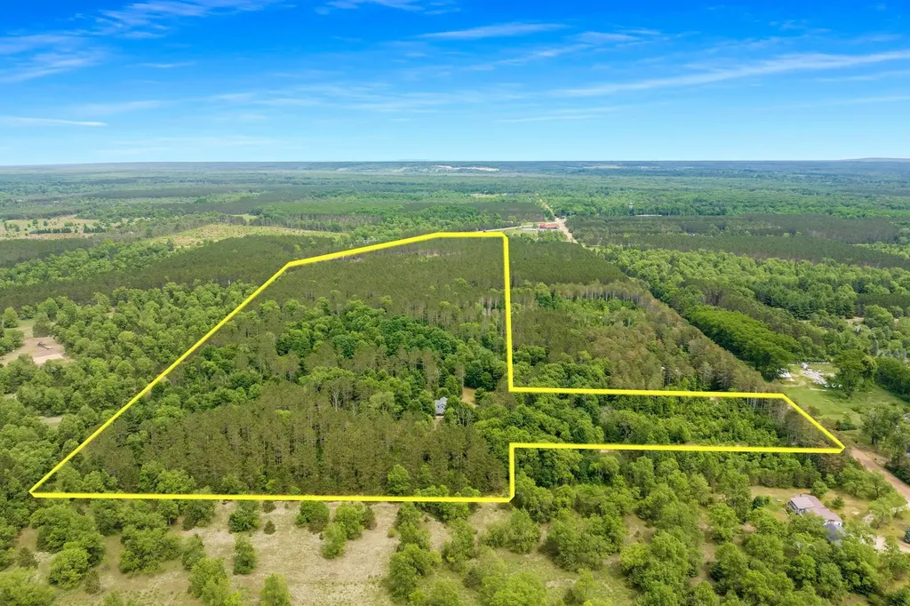16514 Vondra Springdale Township MI 49683