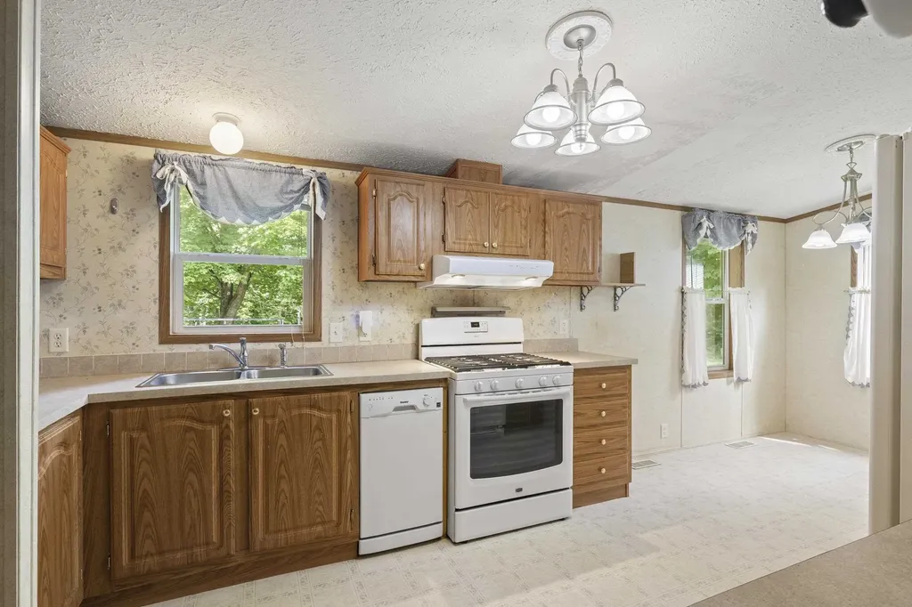 3839 Wallaker Road Joyfield Township MI 49616