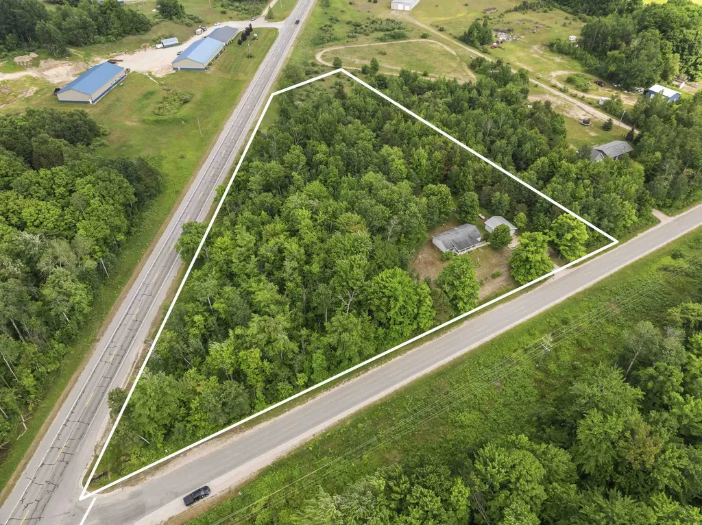 3839 Wallaker Road Joyfield Township MI 49616