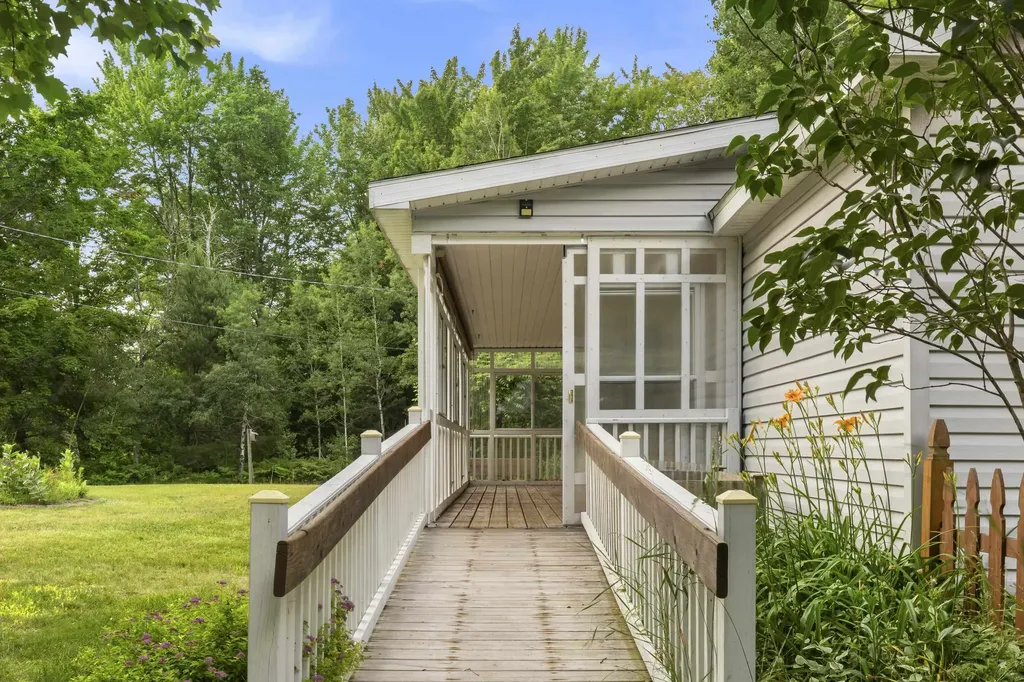 3839 Wallaker Road Joyfield Township MI 49616
