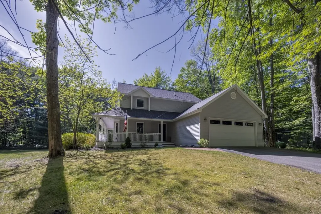 151 Dubonnet Trail Green Lake Township MI 49643