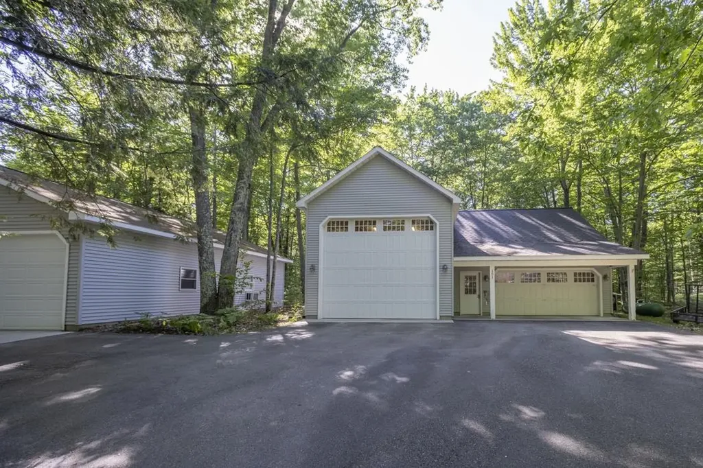 151 Dubonnet Trail Green Lake Township MI 49643