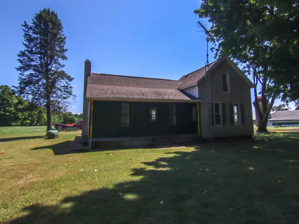 21935 Read Road Cleon Township MI 49625