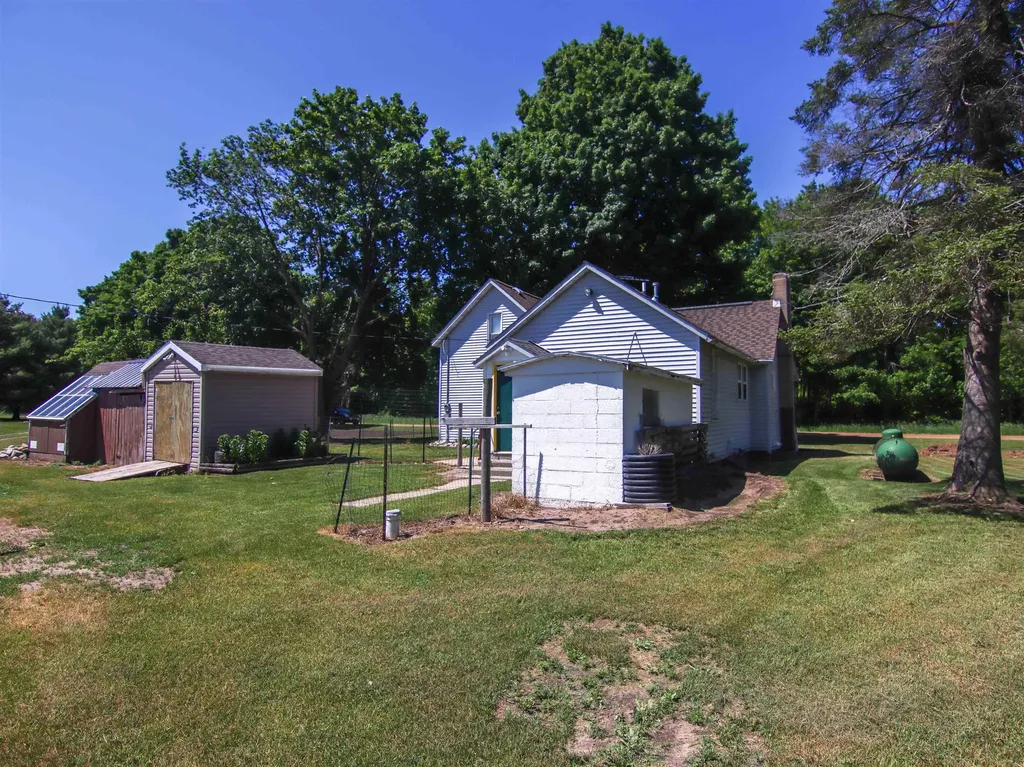 21935 Read Road Cleon Township MI 49625