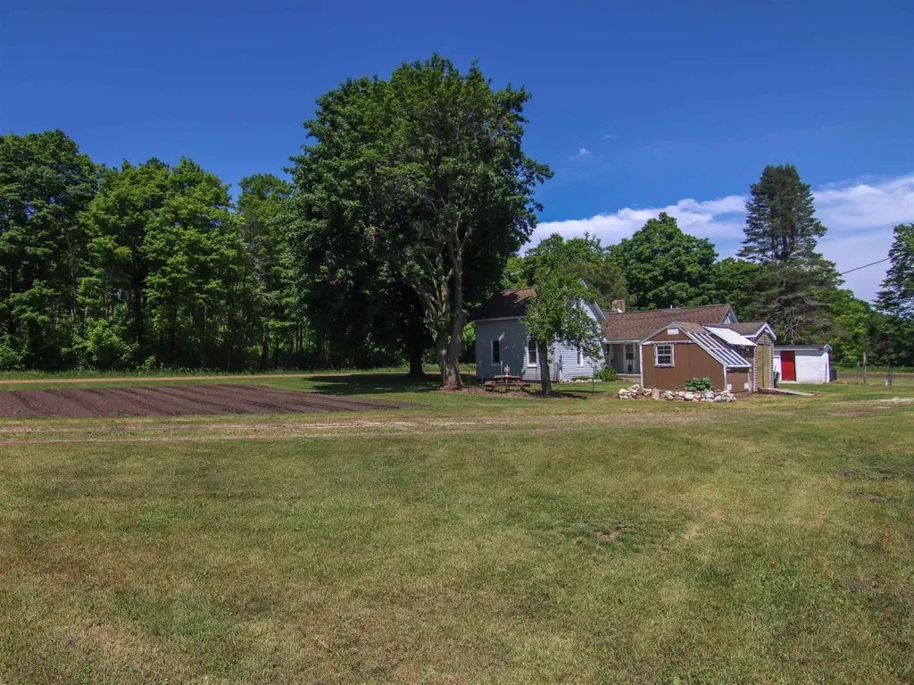 21935 Read Road Cleon Township MI 49625