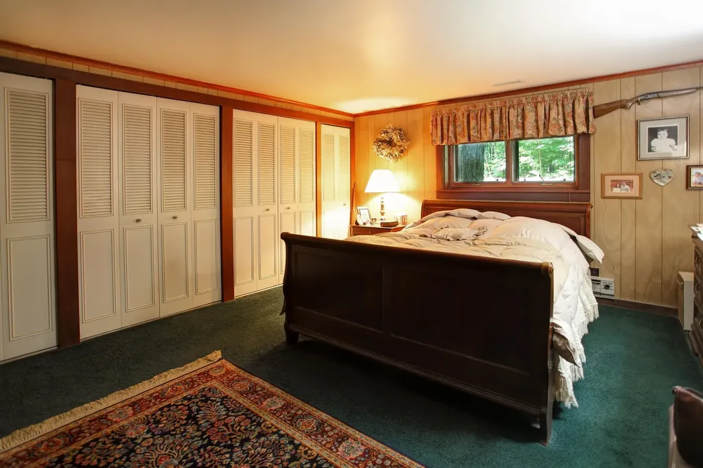 2685 Tonawanda Road Green Lake Township MI 49637