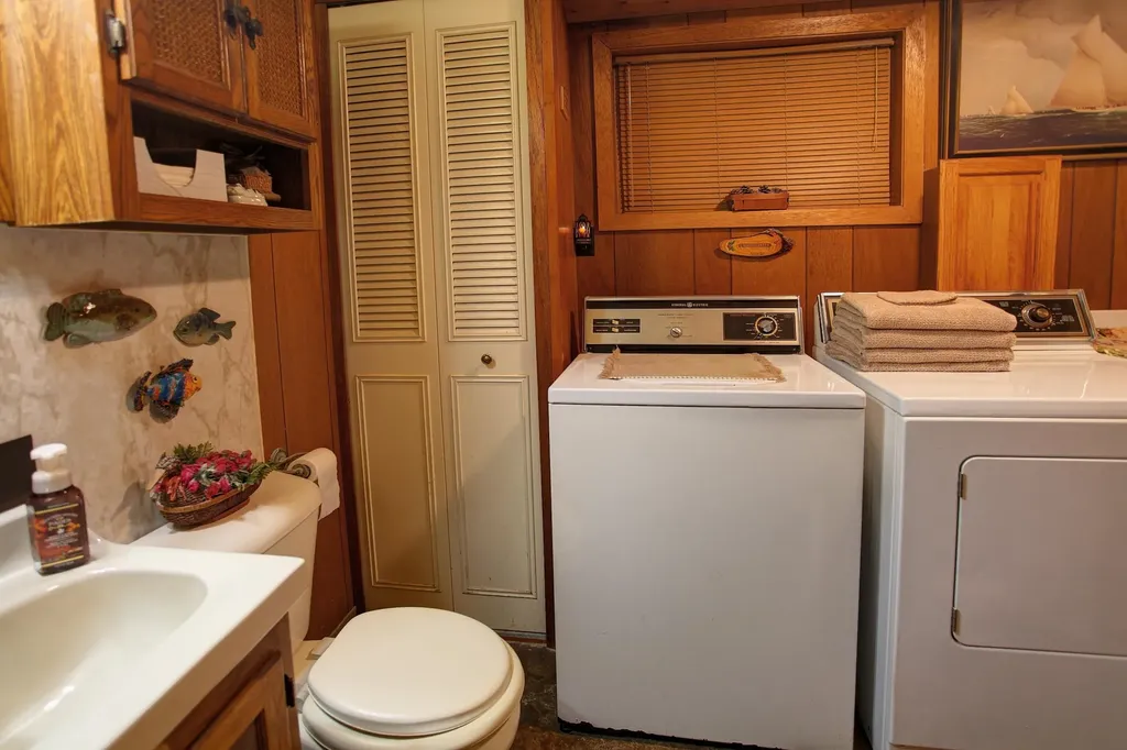 2685 Tonawanda Road Green Lake Township MI 49637