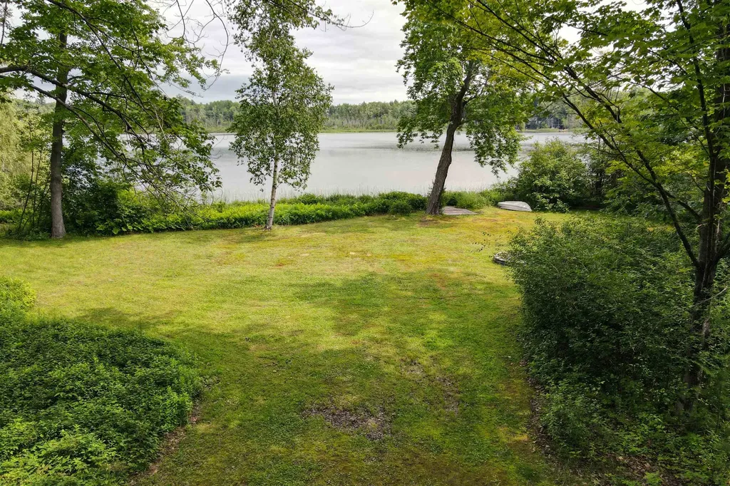 2685 Tonawanda Road Green Lake Township MI 49637