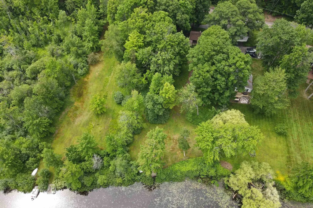 2685 Tonawanda Road Green Lake Township MI 49637