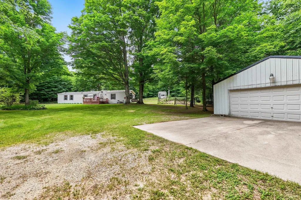 7346 Traverse Road Colfax Township MI 49683