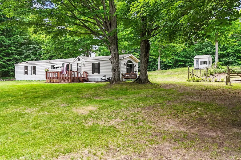 7346 Traverse Road Colfax Township MI 49683