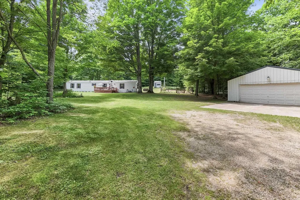 7346 Traverse Road Colfax Township MI 49683