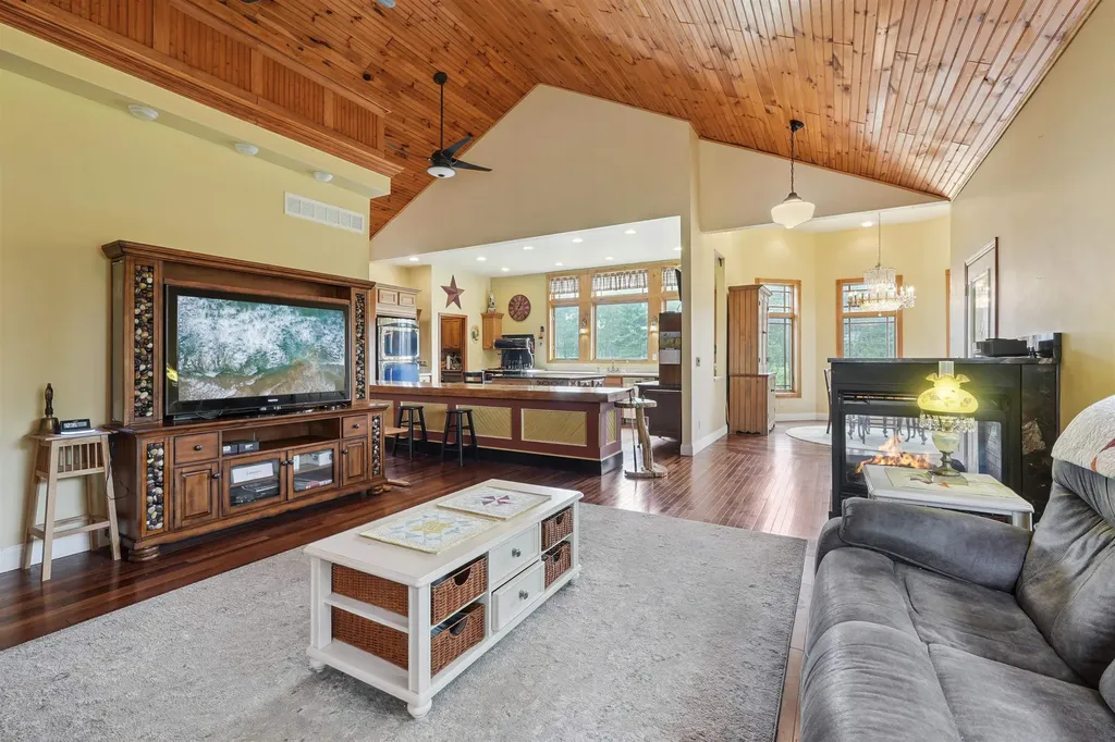 16186 N 200th Avenue Le Roy Township MI 49655