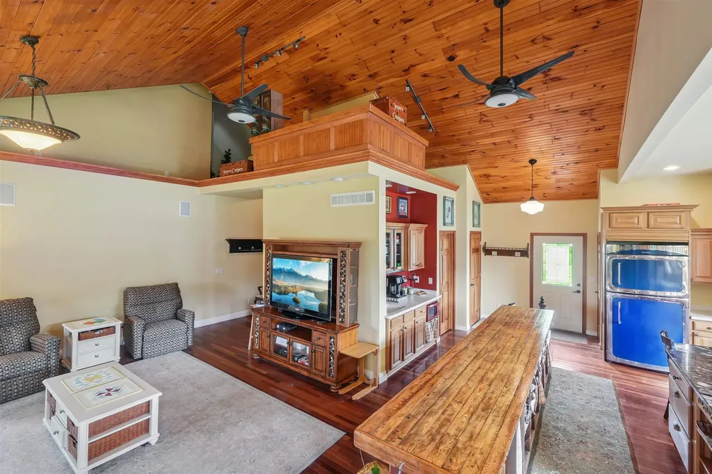 16186 N 200th Avenue Le Roy Township MI 49655