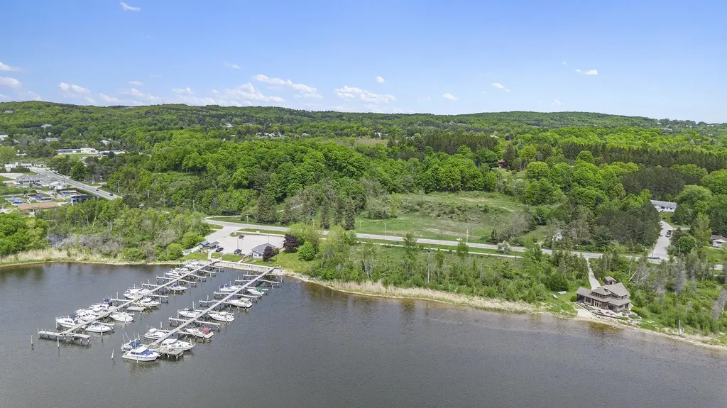 Unit 5a Lake Street Frankfort City MI 49635