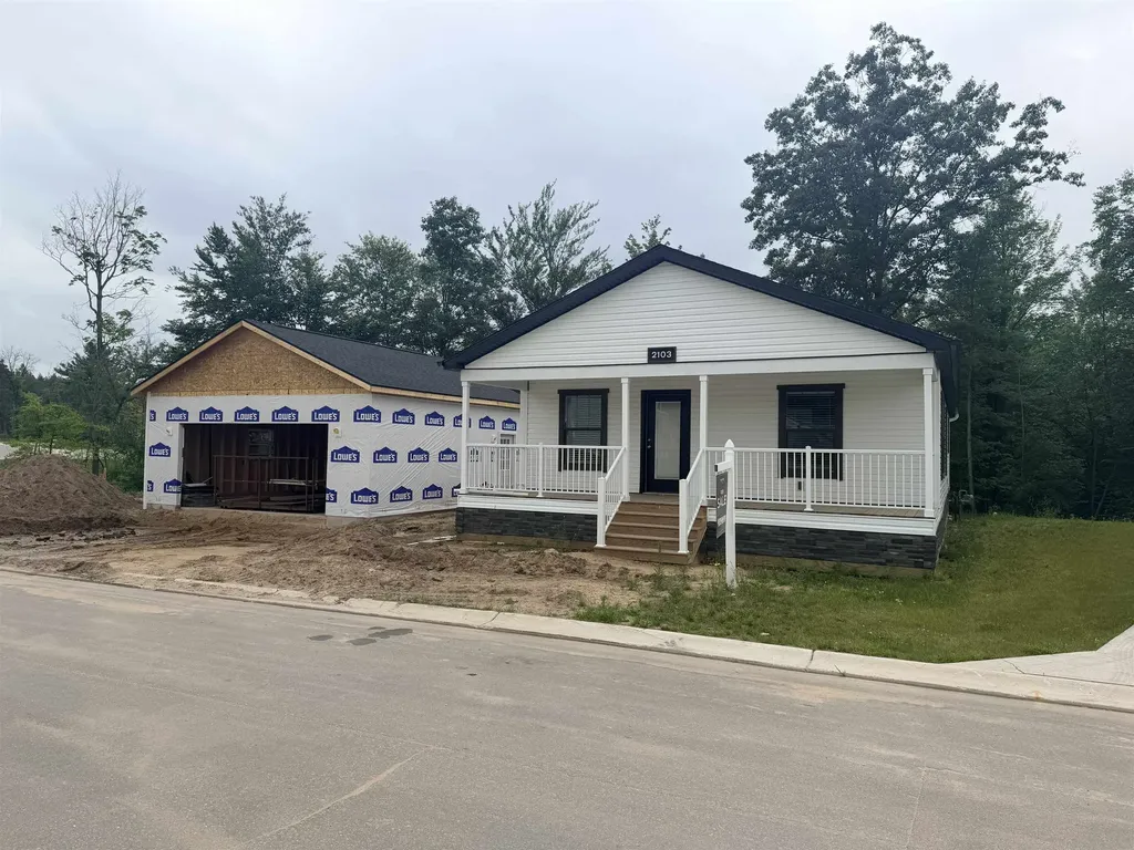 2103 Alta Vista Drive East Bay Township MI 49686