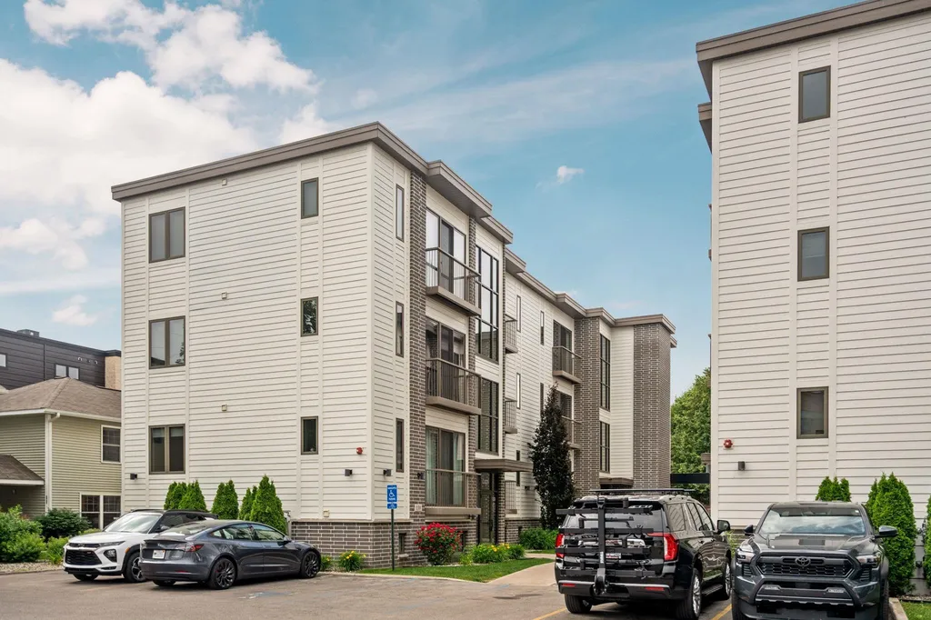 139 E Eighth Street Traverse City City MI 49684