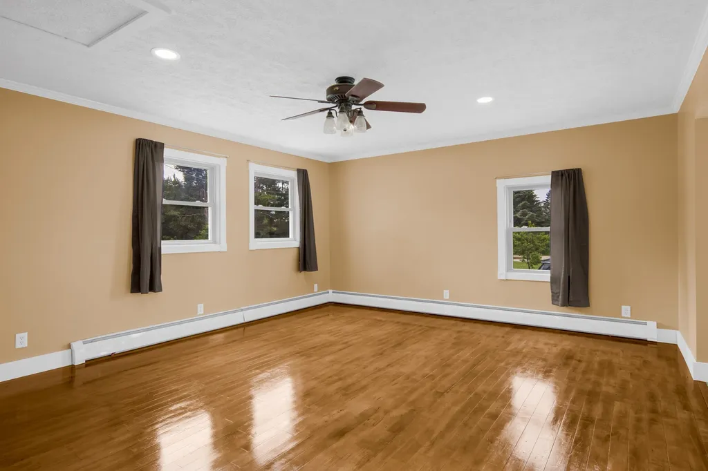 1343 E Duck Lake Road Green Lake Township MI 49637