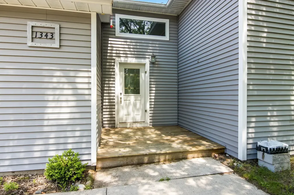 1343 E Duck Lake Road Green Lake Township MI 49637
