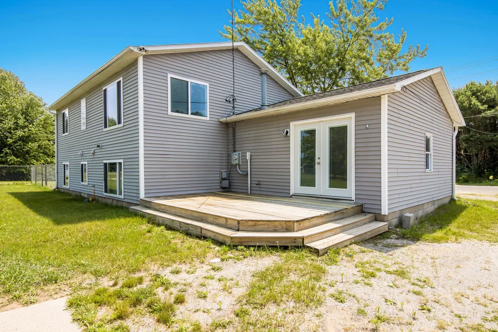 1343 E Duck Lake Road Green Lake Township MI 49637