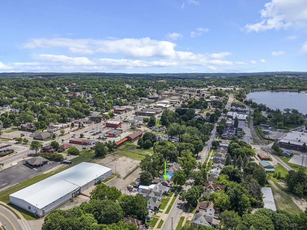 636 N Lake Street Cadillac City MI 49601