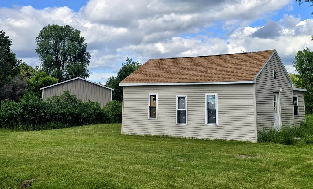 112 N 2nd Street Springville Township MI 49668