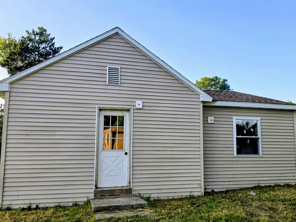 112 N 2nd Street Springville Township MI 49668
