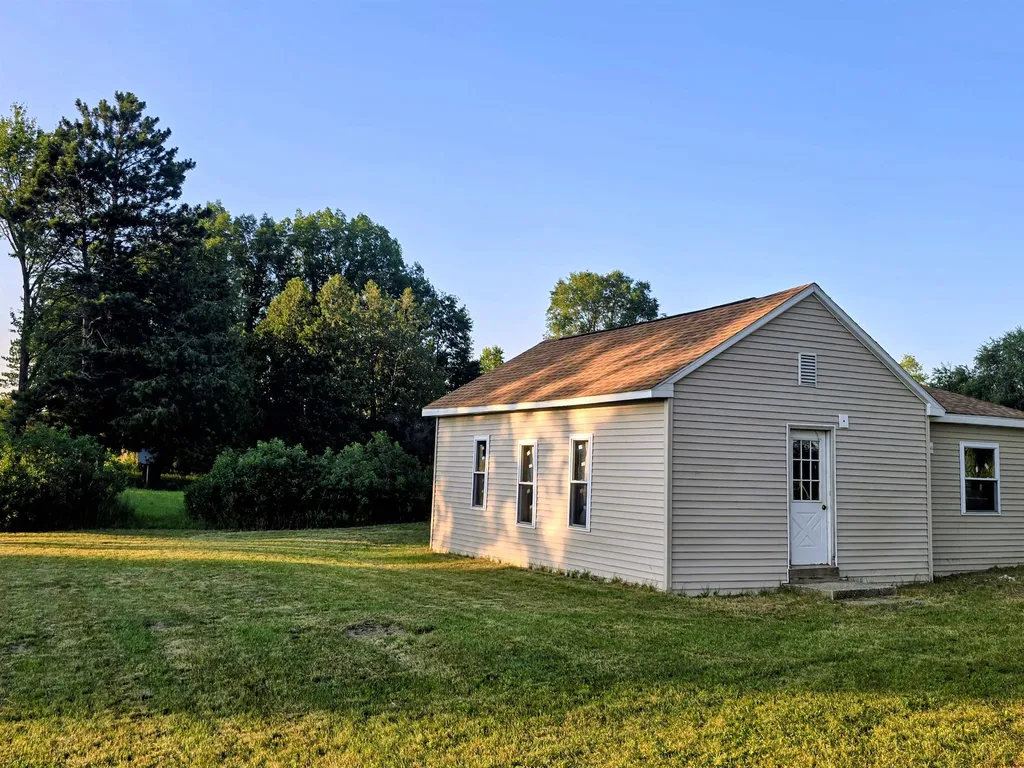 112 N 2nd Street Springville Township MI 49668