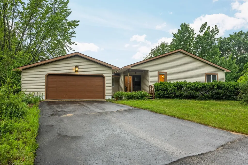 901 Huron Hills Drive Peninsula Township MI 49686