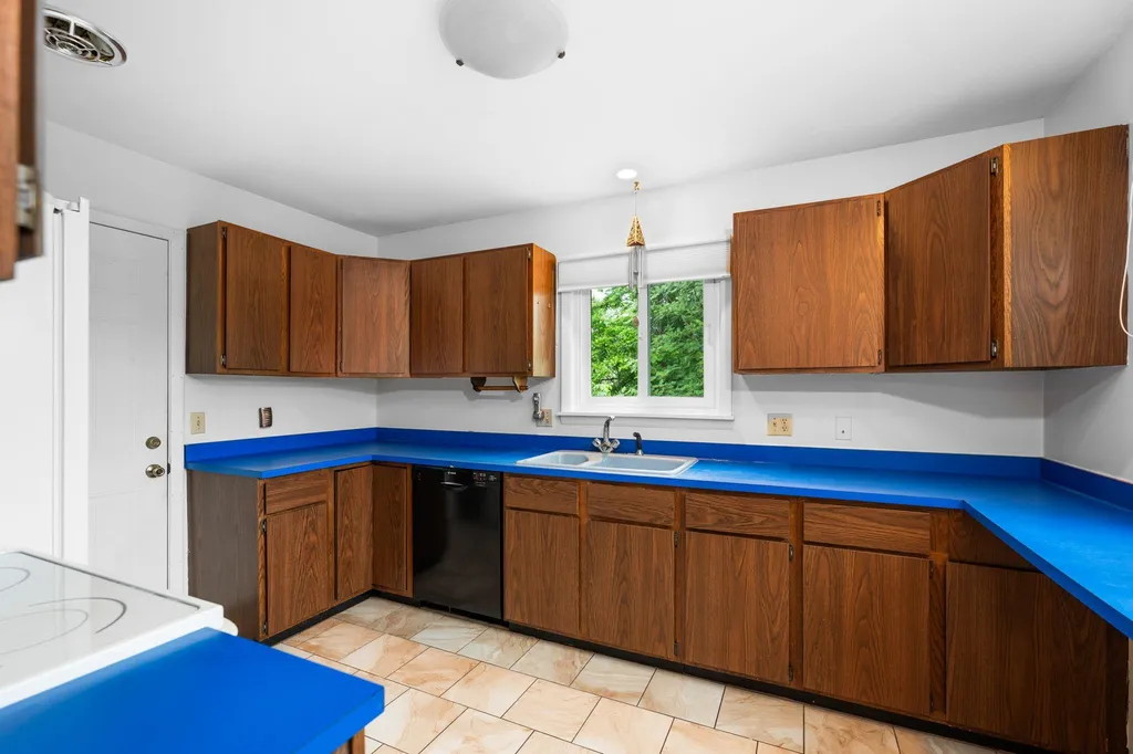 901 Huron Hills Drive Peninsula Township MI 49686