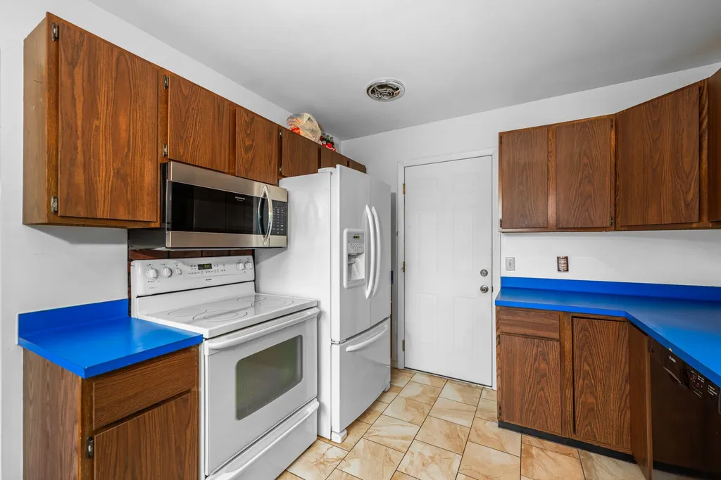 901 Huron Hills Drive Peninsula Township MI 49686