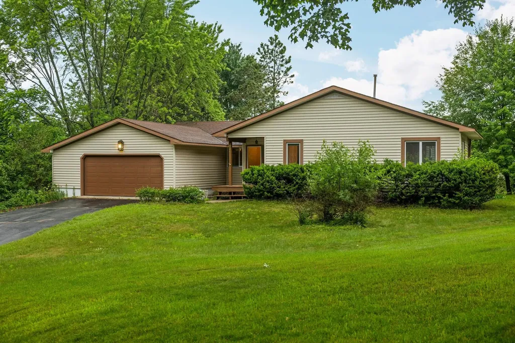 901 Huron Hills Drive Peninsula Township MI 49686