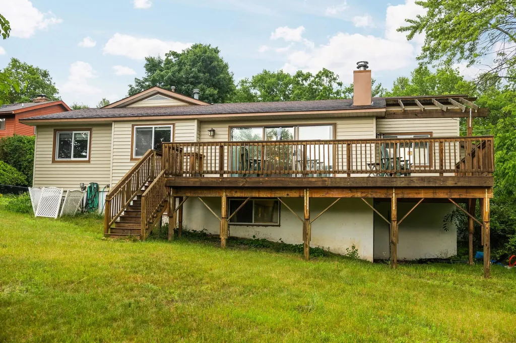 901 Huron Hills Drive Peninsula Township MI 49686