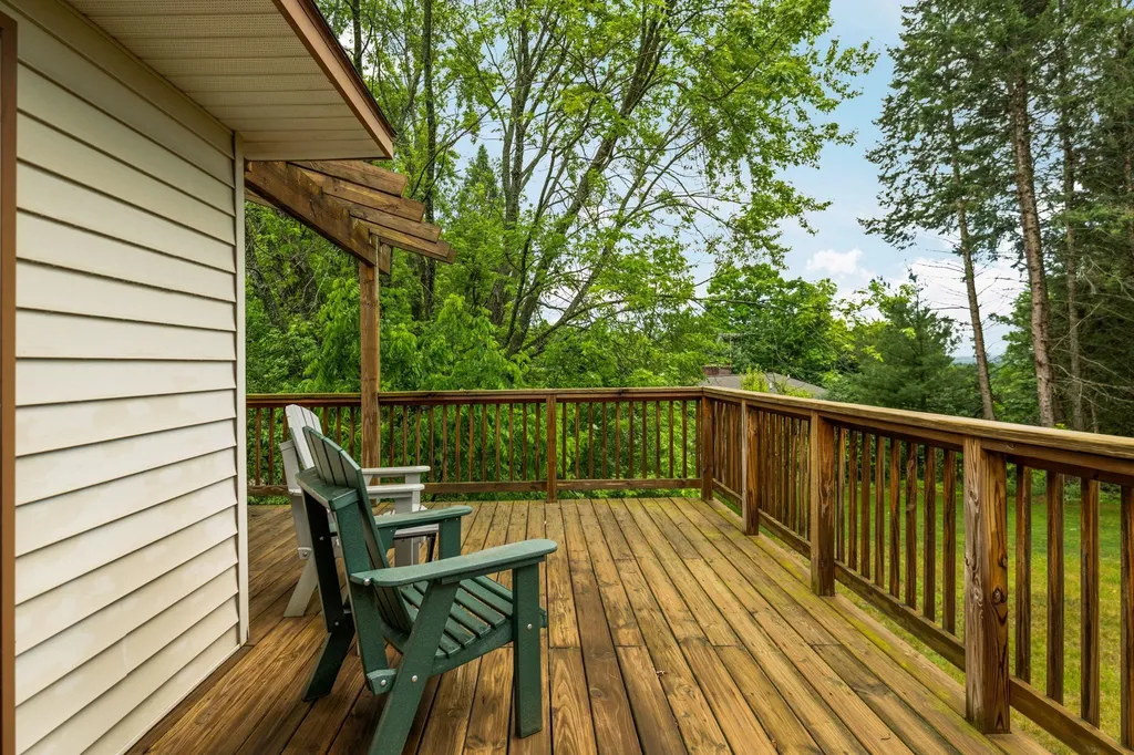 901 Huron Hills Drive Peninsula Township MI 49686