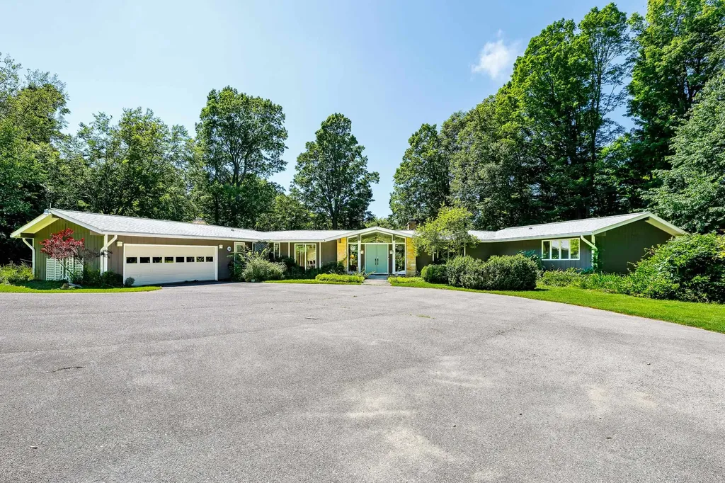 3528 Potter Road Onekama Township MI 49614