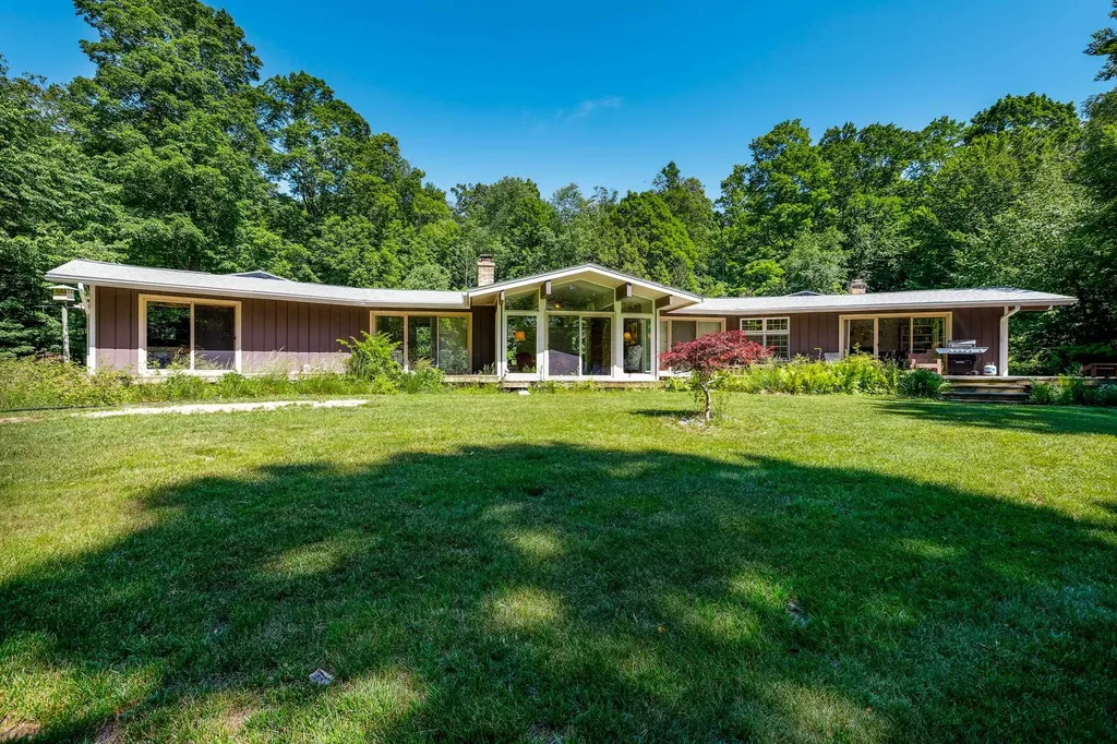 3528 Potter Road Onekama Township MI 49614