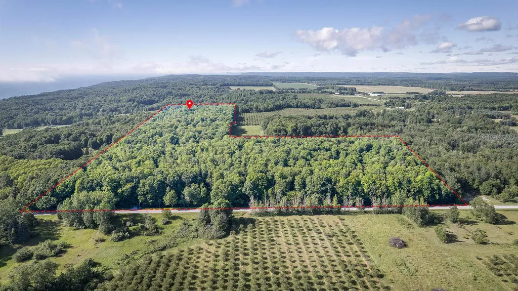 3528 Potter Road Onekama Township MI 49614