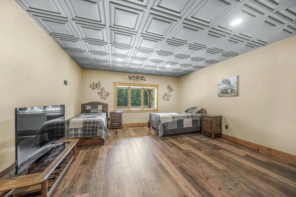 16624 Viaduct Road Cleon Township MI 49625