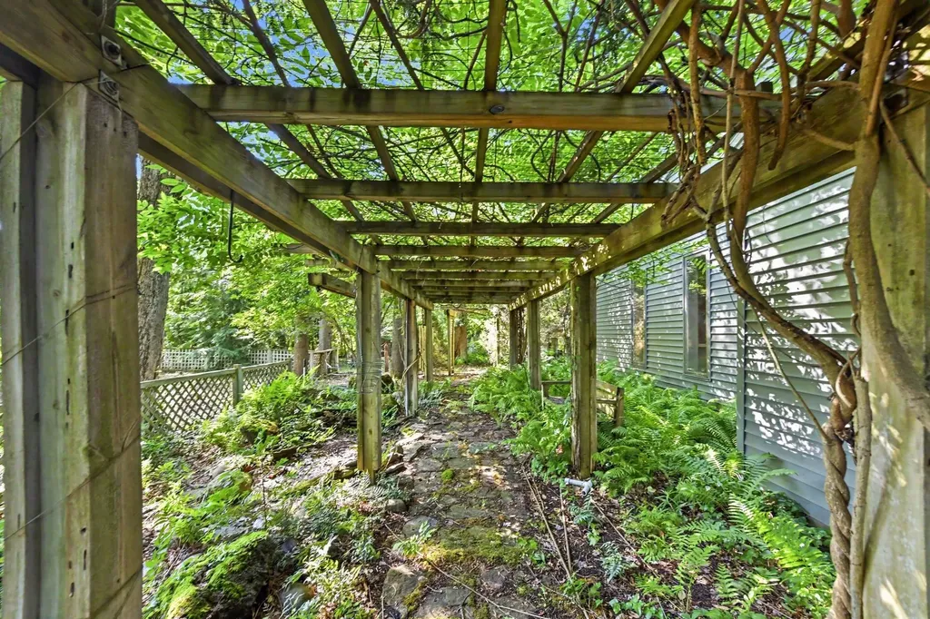 9948 Harmony Drive Green Lake Township MI 49643