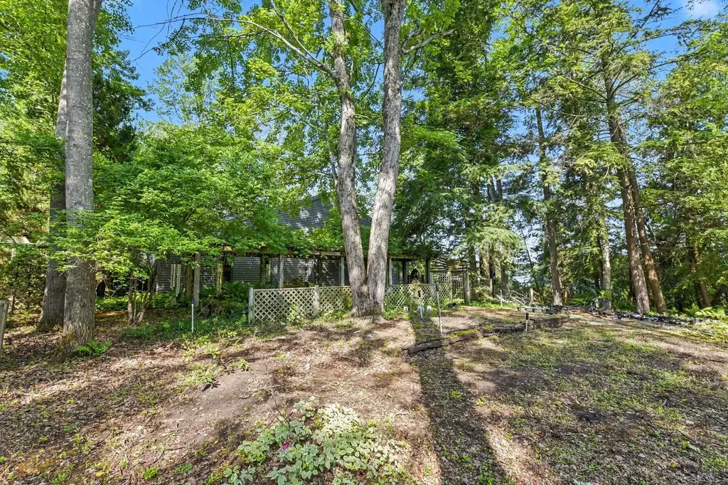 9948 Harmony Drive Green Lake Township MI 49643