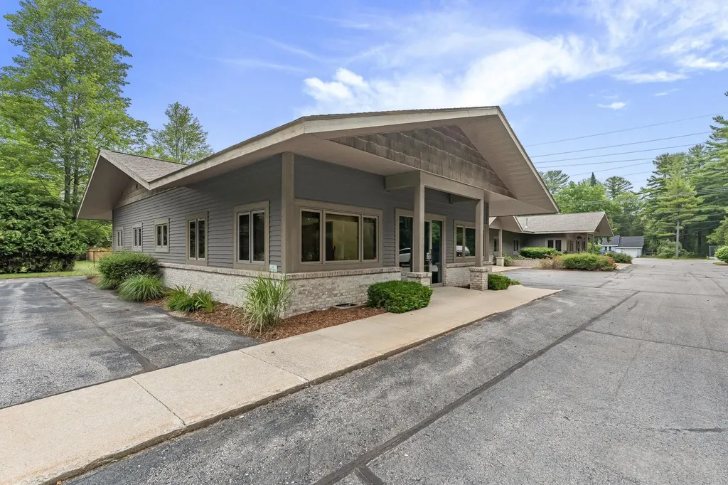 3819 N Four Mile Road East Bay Township MI 49696