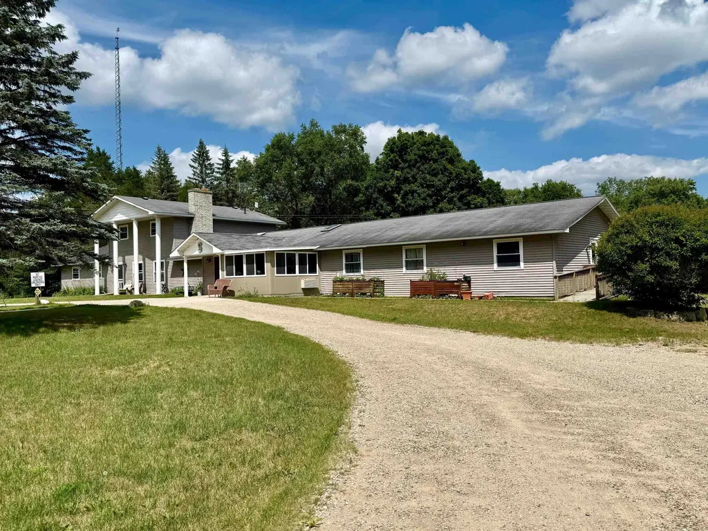 2035/2085 S 33 1/2 Road Selma Township MI 49601