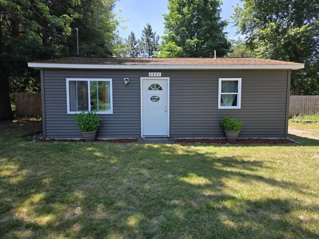 8937 Valley Road, NW Clearwater Township MI 49646