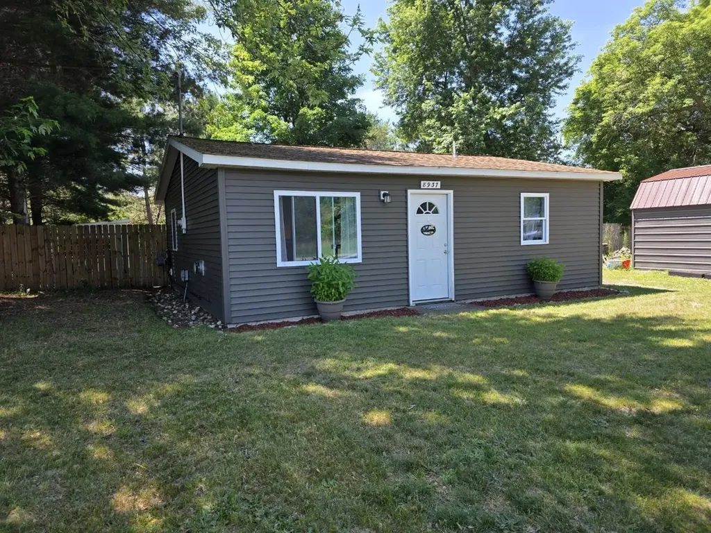 8937 Valley Road, NW Clearwater Township MI 49646