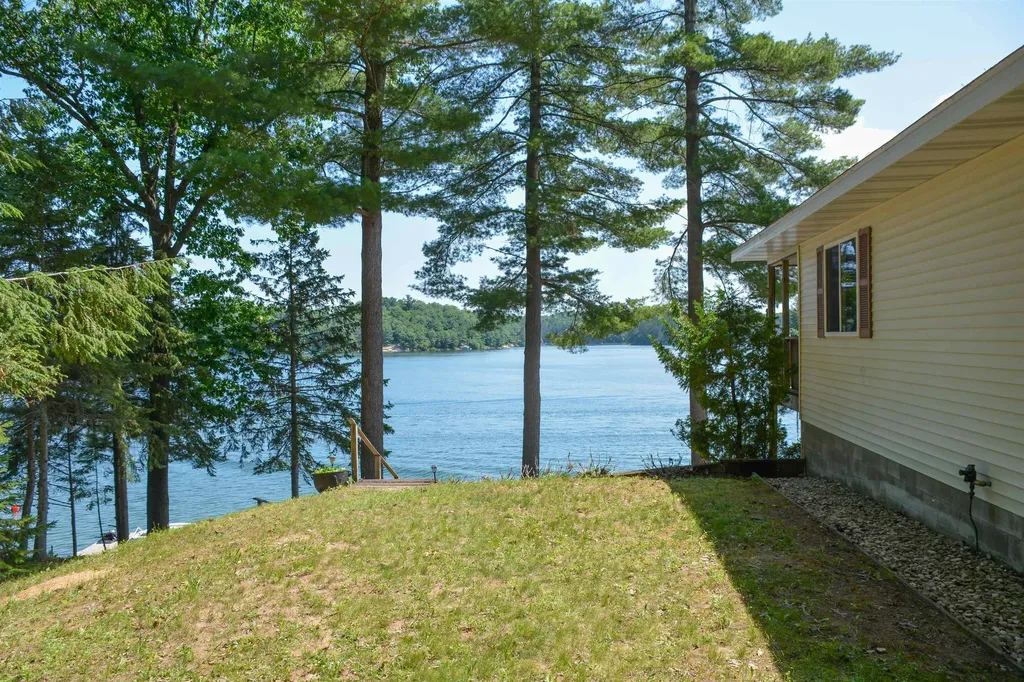 1877 Pinehurst Trail East Bay Township MI 49696
