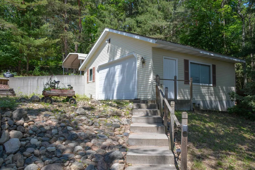 1877 Pinehurst Trail East Bay Township MI 49696